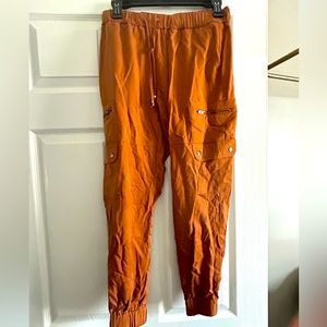 NWT linen blend cargo joggers